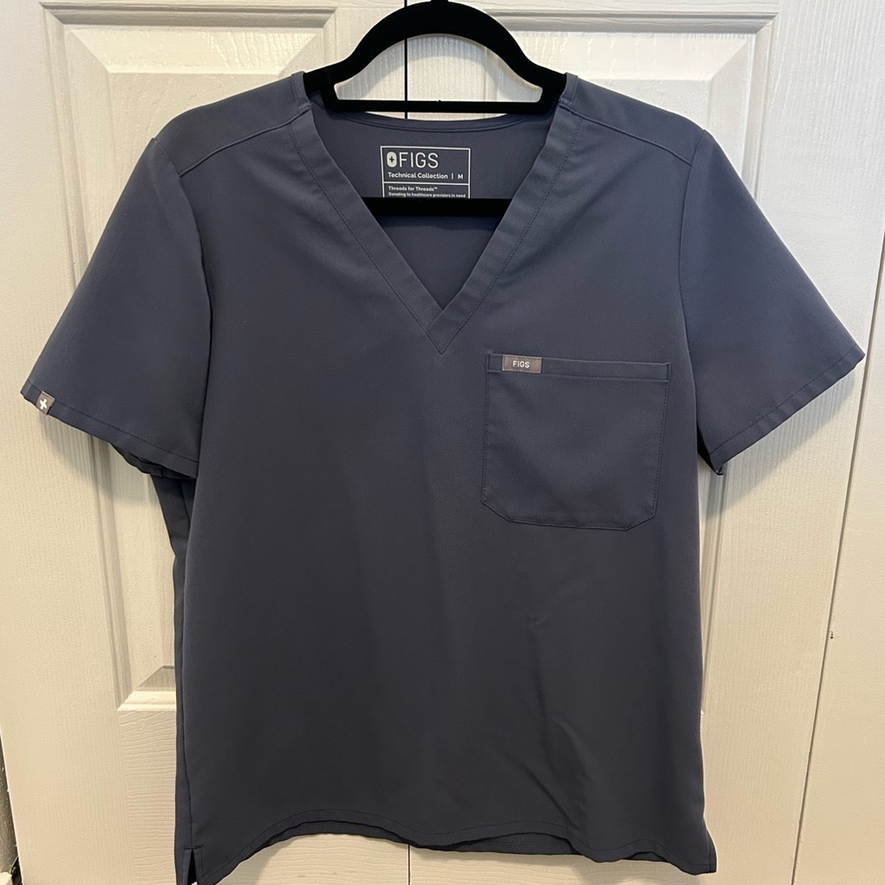 Women’s figs scrub top